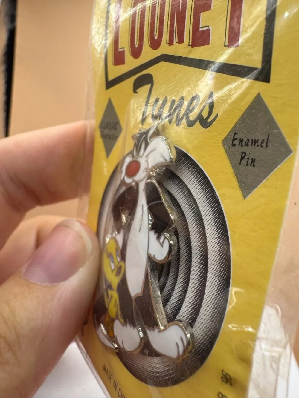 Vintage 1996 Looney Tunes Sylvester & Tweety Enamel Pin NOS Warner Bros